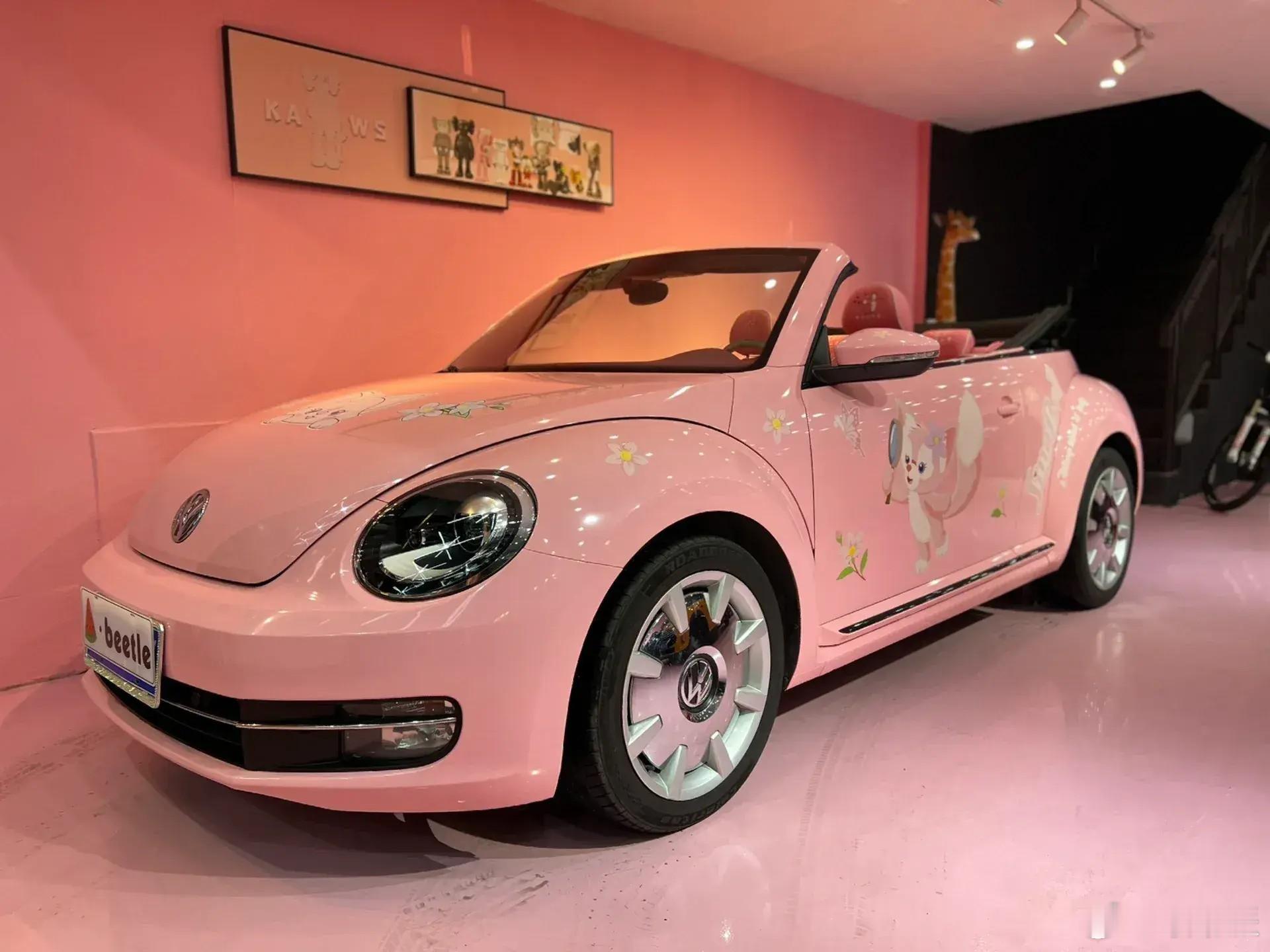 “女士车”概念源自外观粉嫩的小型车，如大众甲壳虫，但现代女性更关注续航、智能配