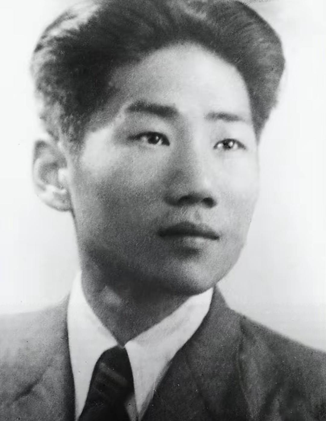 1949年，毛岸英提议接贺子珍去北京，他对贺子珍的称呼是贺妈妈。贺子珍并非毛