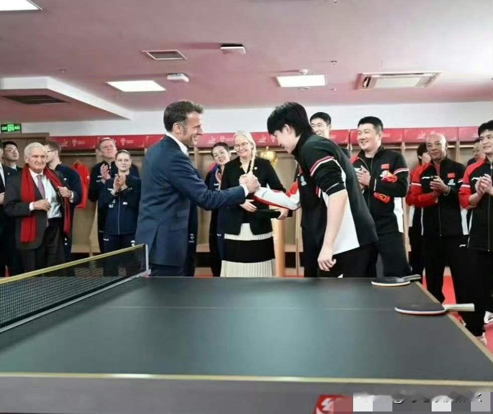 王楚钦:这个球总统来了我也得扣杀一个[呲牙笑]马克龙和勒布伦对阵王楚钦和林诗栋