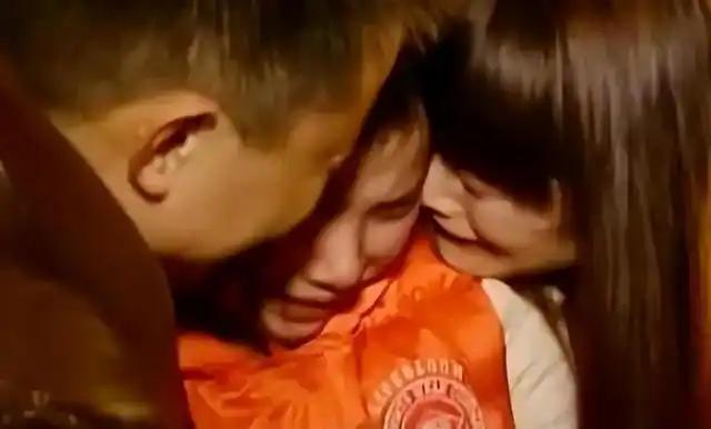 2005年，西安一名6岁女童不幸被拐，她整整隐忍了9年，每天背自己的家庭地址，更