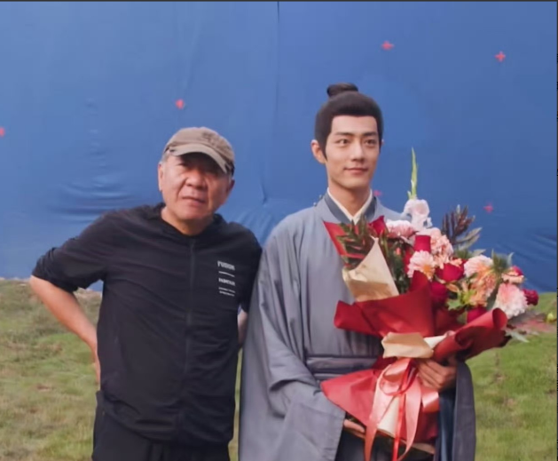 《藏海传》出息到开研讨会了，郑晓龙导演的嘴角要压不住了！在昨天的研讨会上，央