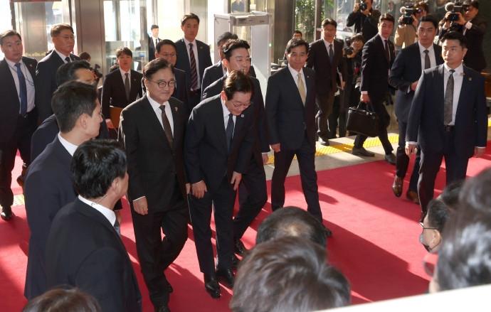 李在明毕竟经历过大风大雨的人，心胸已经练到炉火纯青的地步，一看就是做大事的人！