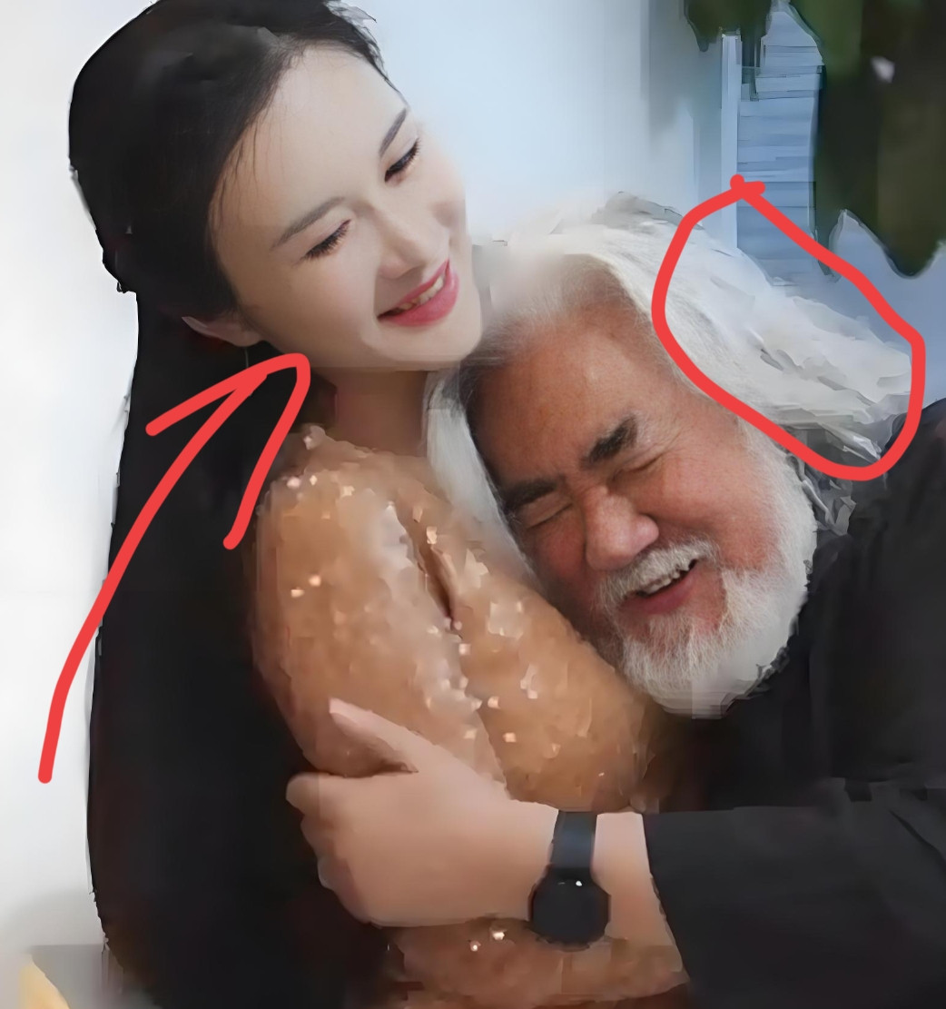 张纪中今年都74岁了，有网友说，他老婆根本不爱他，起因是昨天张纪中送孩子上学，和