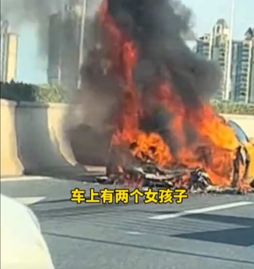 无知的代价！”南昌，2女子开法拉利跑高架，挂手动挡不升档还狂踩油门，硬生生将豪车