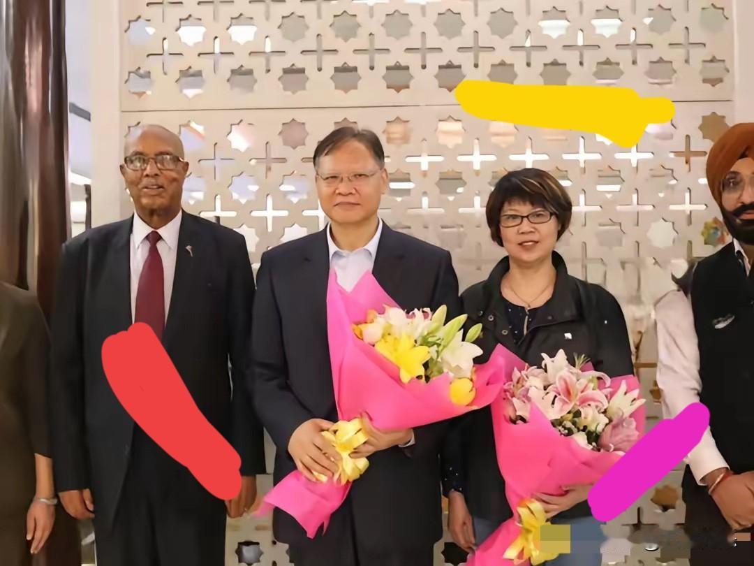 驻外系统应该全面严格排查，不仅是因为徐飞洪相关事件发酵，也不是因为网上舆论闹