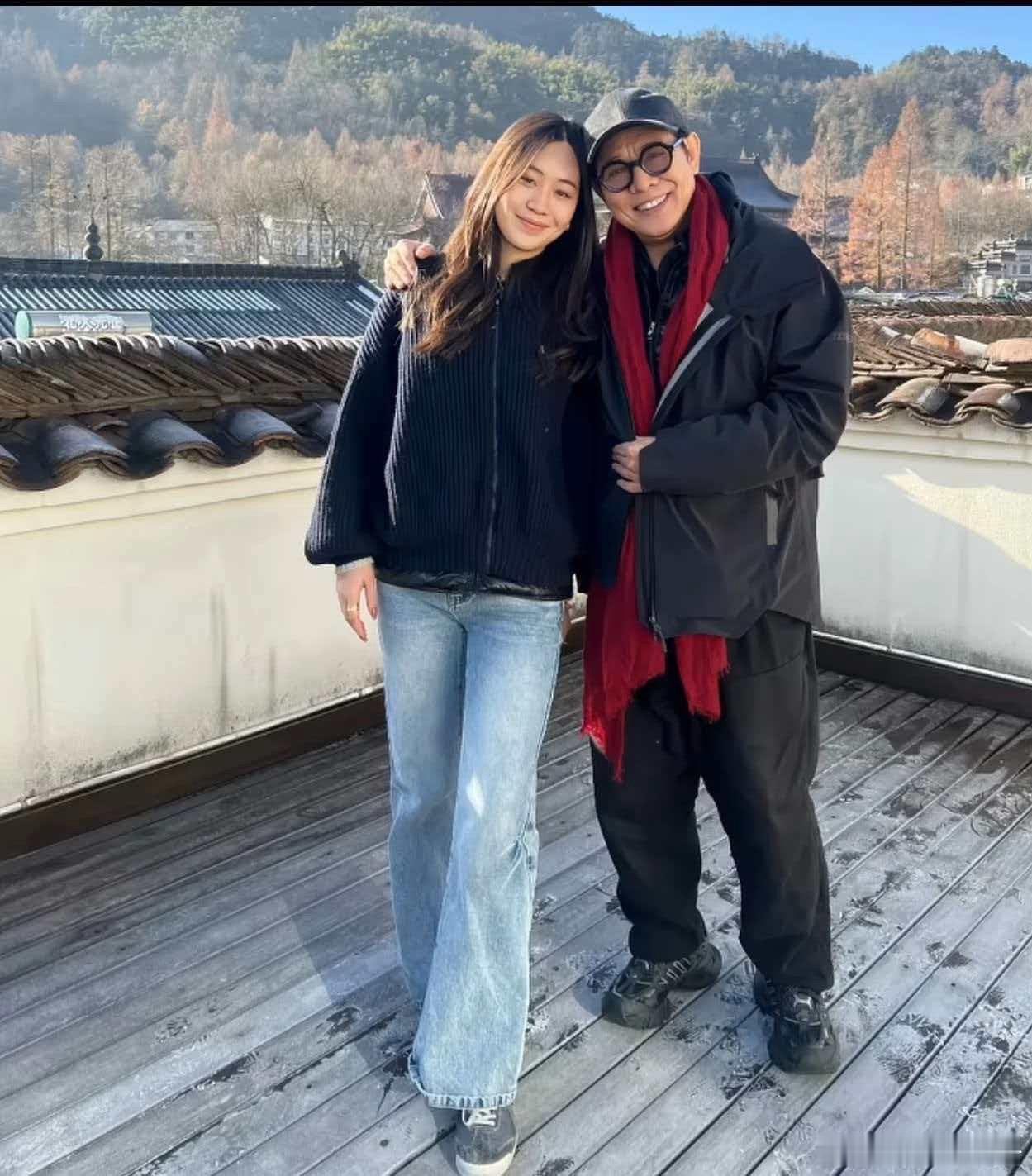 李连杰我女儿生下来就是享福的“我女儿生下来就是享福的”送尊界S800