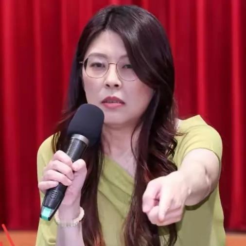 历史的剧本一旦写定，竟连台词都懒得修改！当年国民党那帮大佬联手扳倒洪秀柱的戏码，