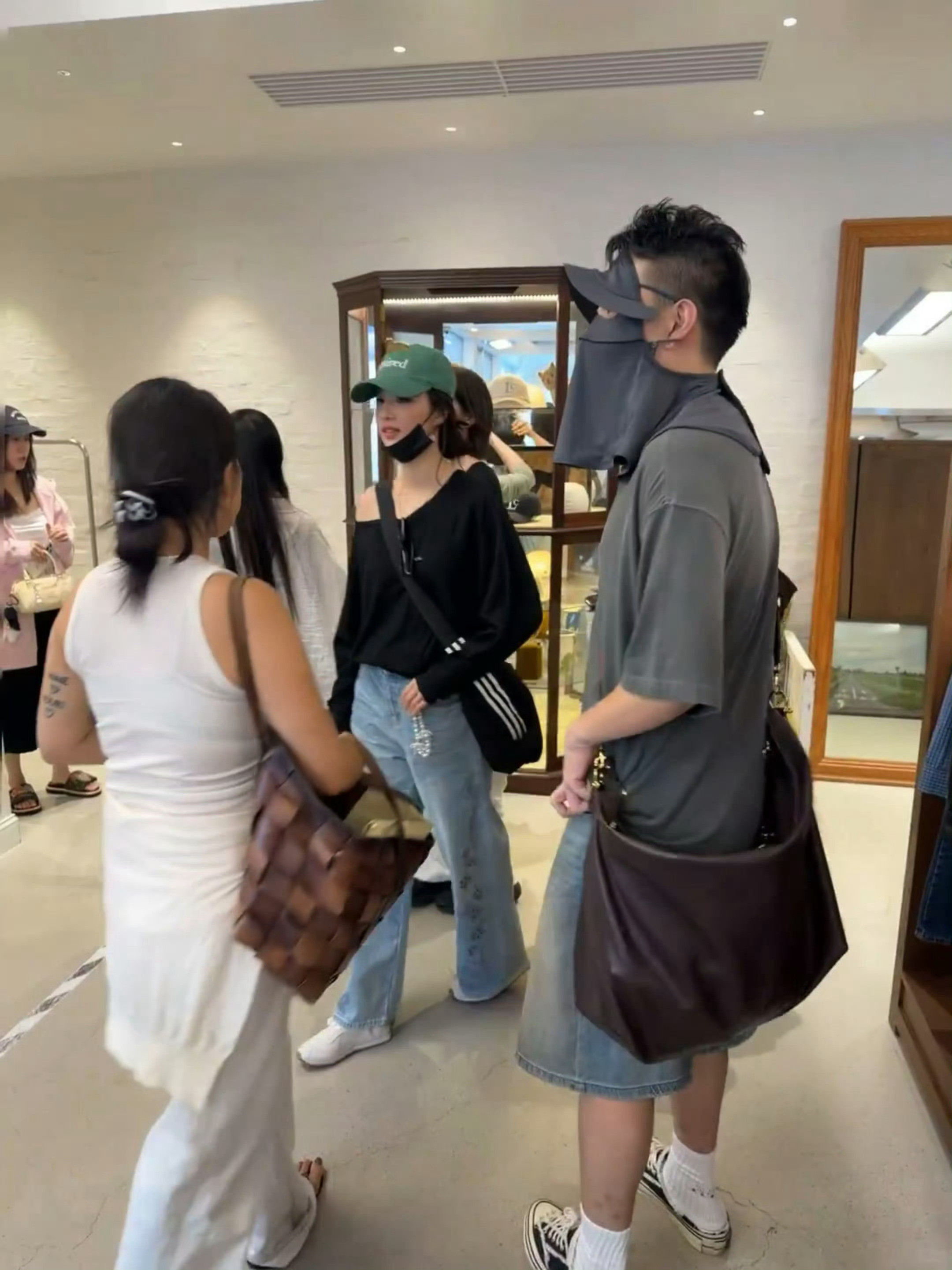 韩国偶遇王楚然了，好美​​​