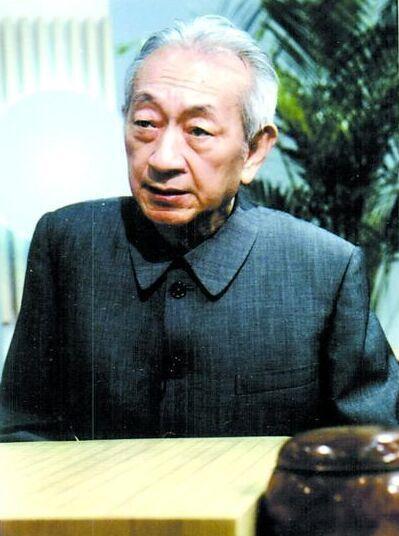 1984年，昭和棋圣吴清源70岁了，他宣布隐退，对未来，他说，不用太长寿，就活到