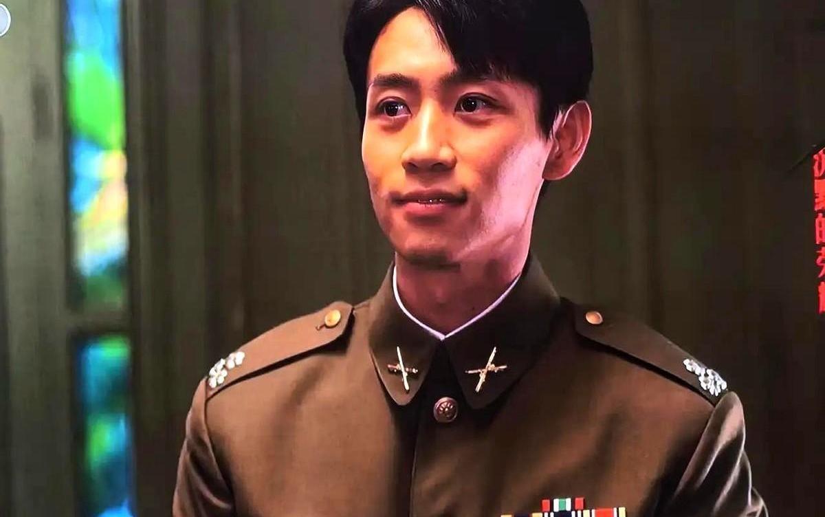 魏晨演的聂曦，胸口连中三枪，倒下的那一刻，电影院里哭声一片。导演很清楚，聂曦，