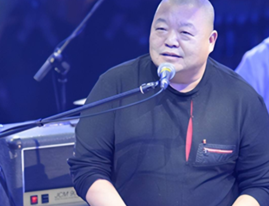 2018年，臧天朔临终前，屏退全部家人，包括他的妻子李梅，唯独留下了斯琴格日乐，