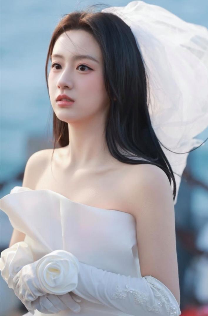1.海绵宝宝的小姨和丈夫是纯粹的形婚，男方在外另有家庭，常年在外生活，私生子年纪