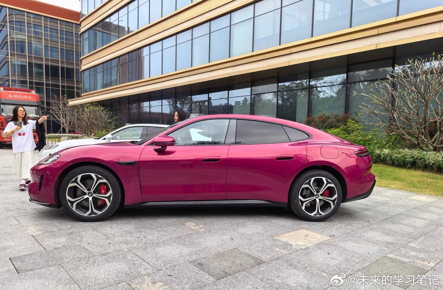 发现一些人比我们还关心尚界z7的销量，一会关心小订，一会关心上市后的大定，无非