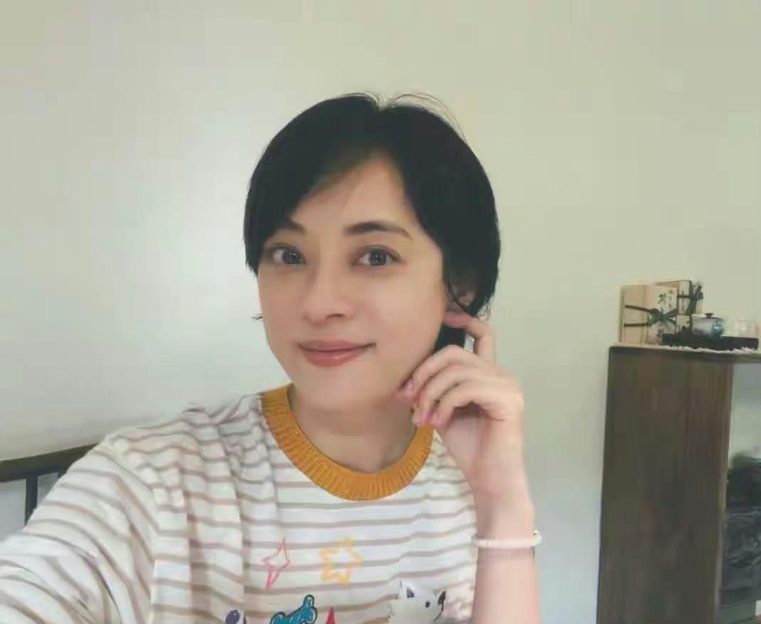 谁看了孙俪妈妈这场生日宴不喊一句太有排面！刚过完自己极简生日没几天，孙俪转头就给