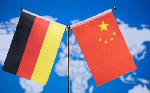 马上要访华了，德国总理梅尔茨突然对我们端起来架子！2月20日，德国总理梅尔茨表示