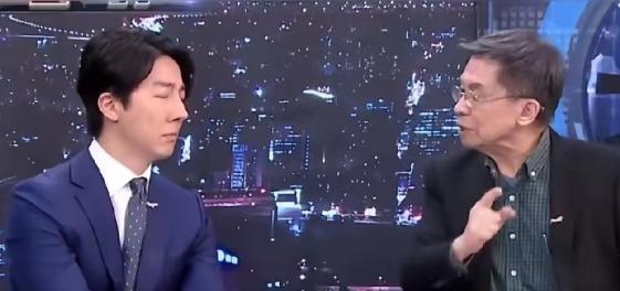 沈富雄当着吴峥跟王鸿薇等蓝绿政治人物的面说，你们成天对美军购吵吵闹闹，就不能学学