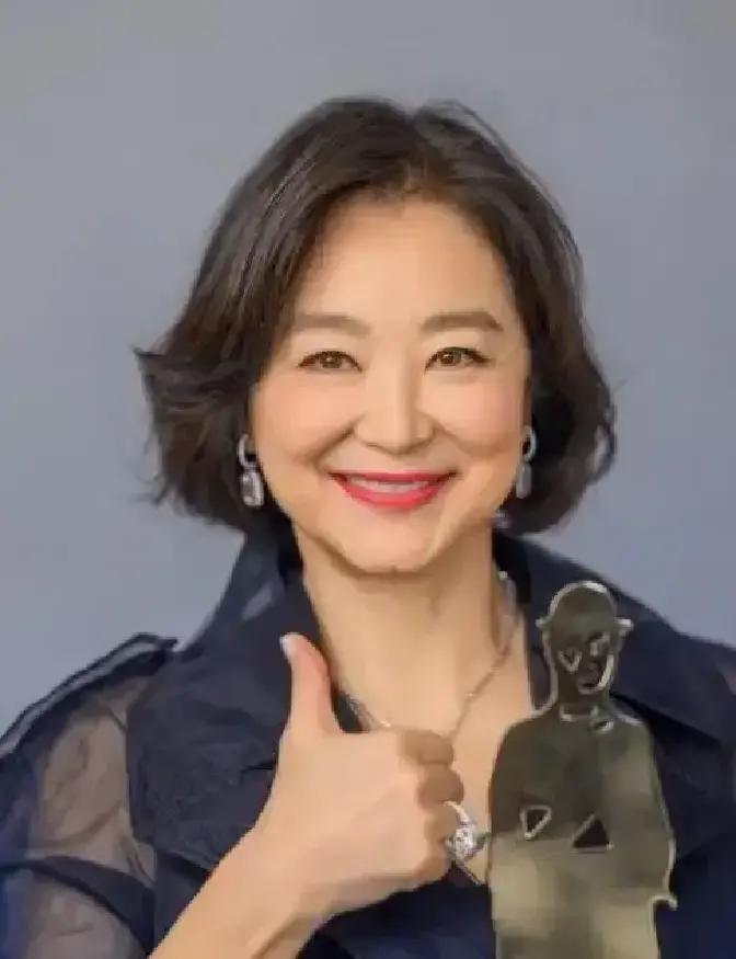 你砸10万拉皮打美容针，却输给小区跳广场舞的张阿姨？别再盯着皱纹死磕——协