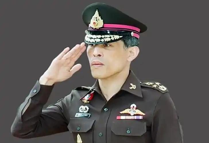 泰国国王瓦吉拉隆功，外界估算身家最高能到430亿美元，换成人民币超过3000亿元