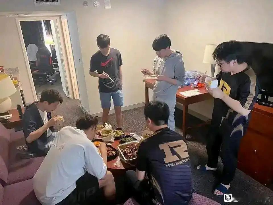 还记得这支RNG吗dota2​​​