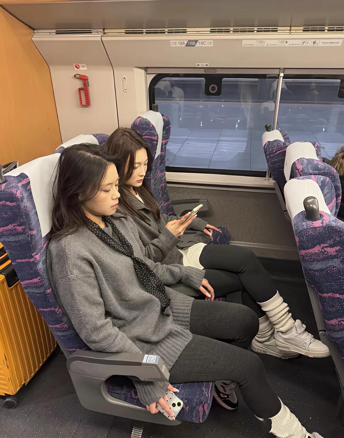 LV旅游鞋？头一次见，是真的吗？