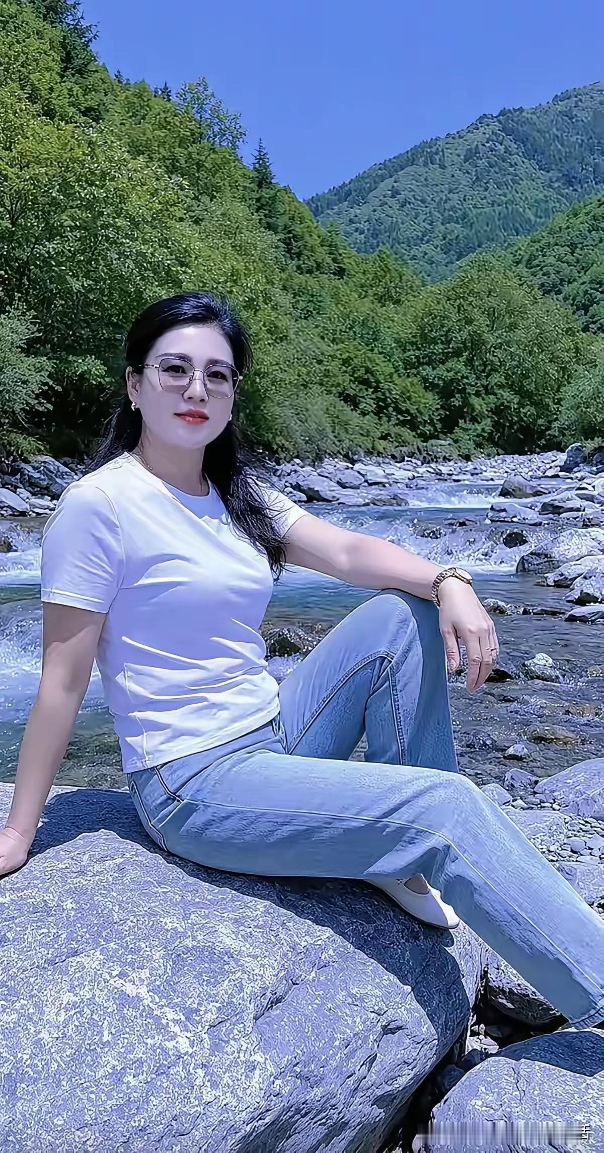 出轨的女人会一直出轨改不了的一辈子都改不了只是看有没有机会谁你信不信这