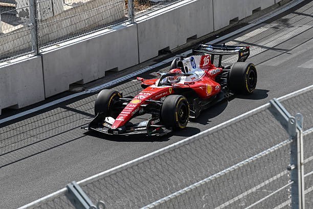 F12026F1英国大奖赛F1规则明确规定不允许车队用当前赛季的赛车进行T