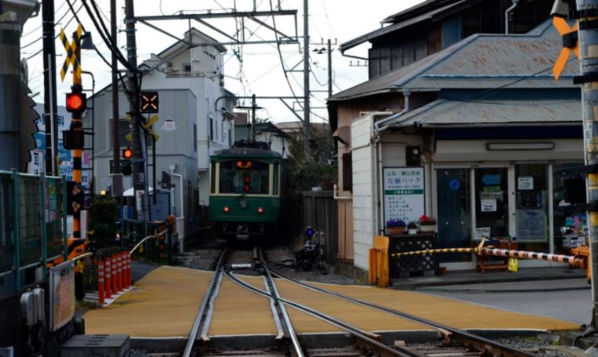昨天下午，和一位在日本的朋友聊天，他说了两个实情，情况真挺严峻了！第一个，赴