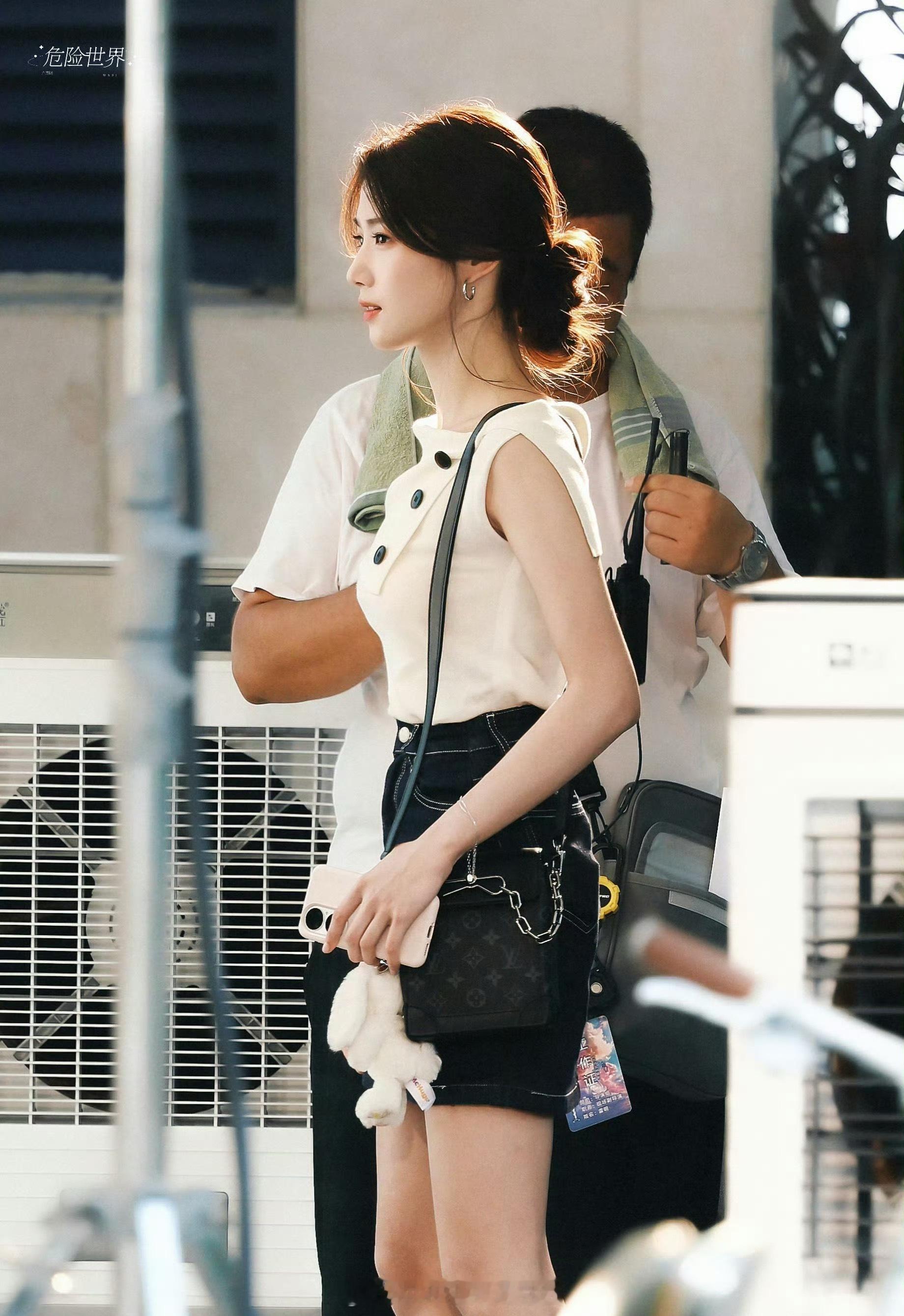 目前透出的服化道我觉得可行哎​​​