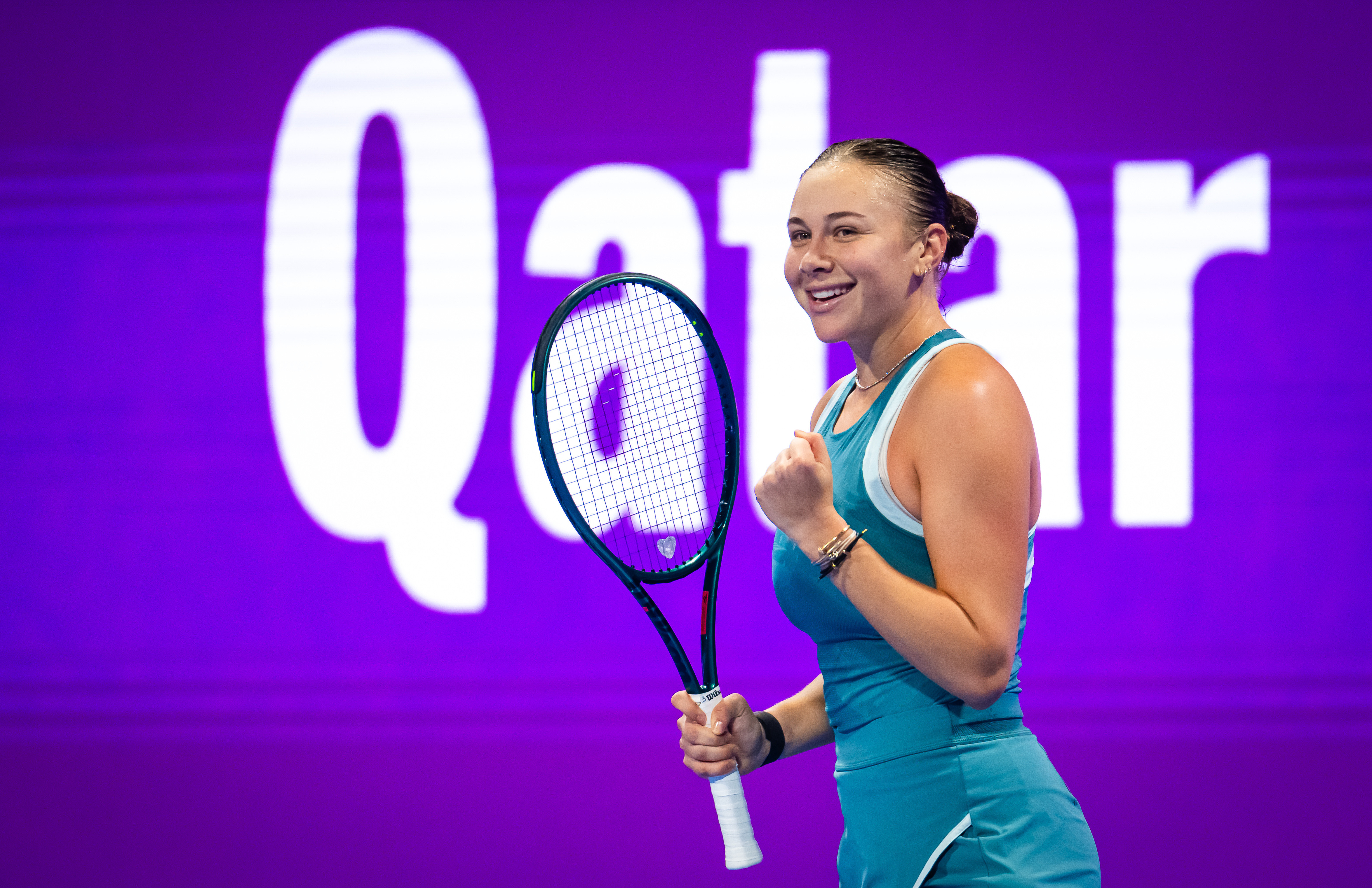 WTA1000多哈站第三轮，阿尼西莫娃以6-36-0横扫费尔南德斯，在双方的