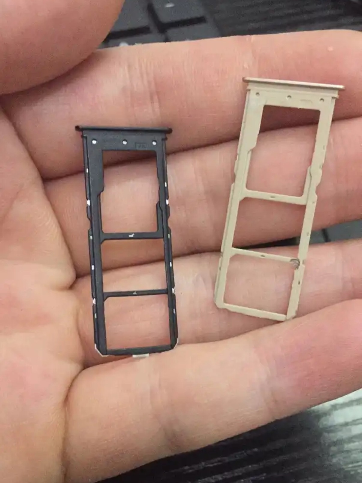 有哪些消失的好用手机功能我觉得最不应该取消的就是TF卡槽功能，以前我用的手机自