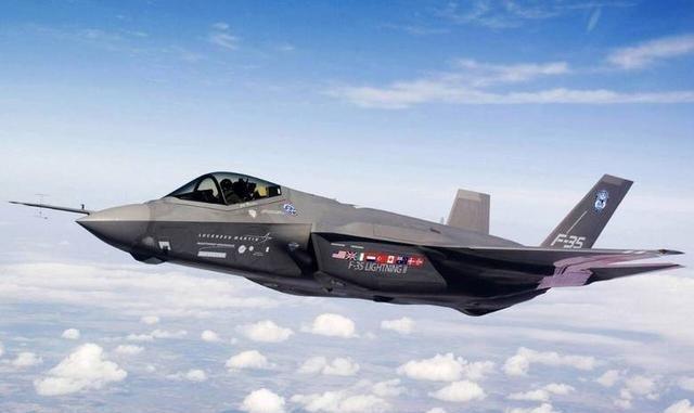 目前最先进战机集中在中、美、俄三国。美国：F-22（空优最强）、F-35（信息化