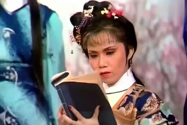 小时候看欧阳克的婢女都比穆念慈漂亮为什么要死缠烂打的缠着穆念慈呢