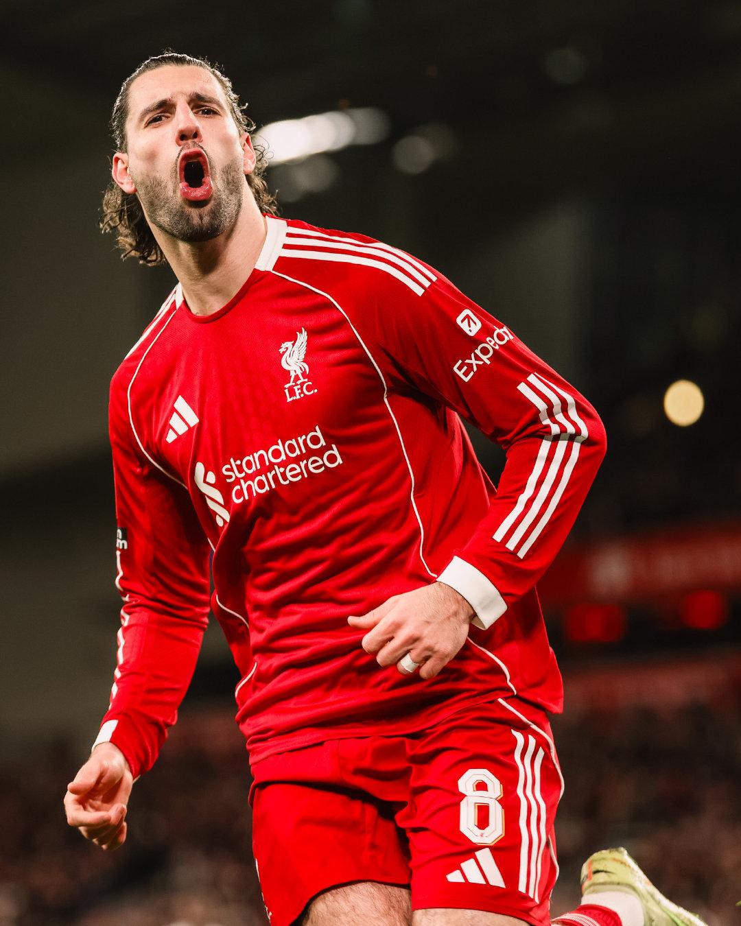 皇马缺中场巨星，索博斯洛伊，恩佐都是目标。去年麦卡利斯特表现好，今年表现不好