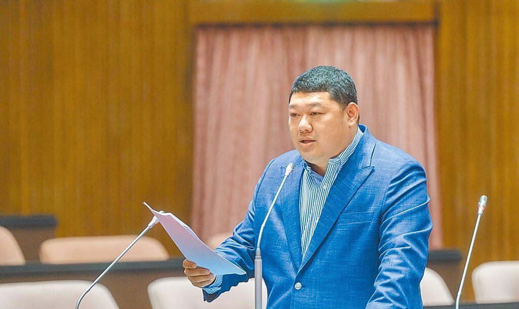 罢免压力太大？洪秀柱子弟兵游颢凌晨血尿就医台湾7席蓝委罢免案及重启核三公投案将
