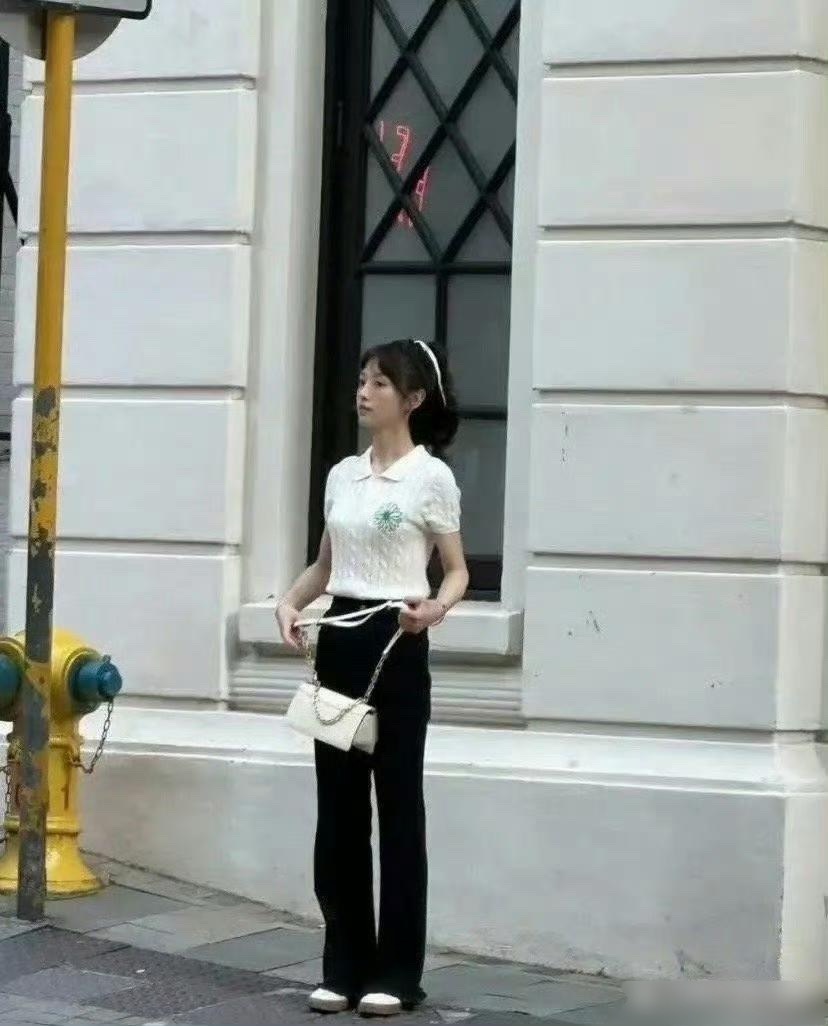 完全被娃娃脸的田曦薇给骗了，原来她这么高