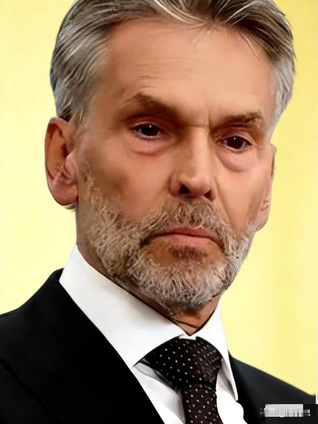 荷兰对安世的强硬终究是搬起石头砸自己的脚！12月31日，荷兰经济大臣卡雷曼