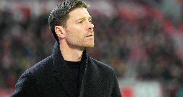 据《TheAthletic》报道，皇家马德里主帅哈维·阿隆索正面临与多名一线球