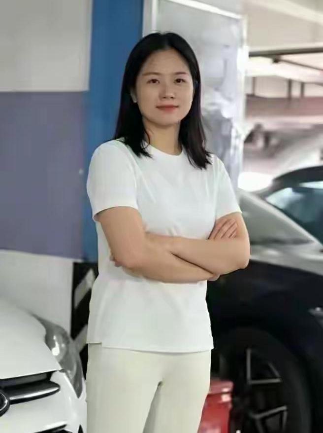 果然面相也会骗人！长沙霸占车位的体育局副部长长的很漂亮，一副笑模样很有亲和力，没