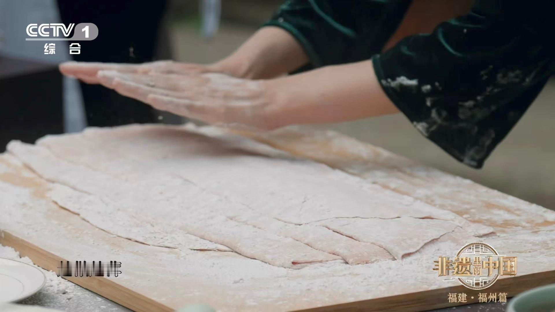 福州肉燕的燕是什么福州肉燕，以肉为皮，千锤成“纸”，透光见影。包馅捏成燕子状，