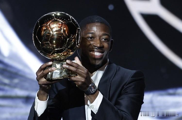 登贝莱疯了吗？巴黎有意3000万欧续约登贝莱，他团队要求6000万欧左右年薪