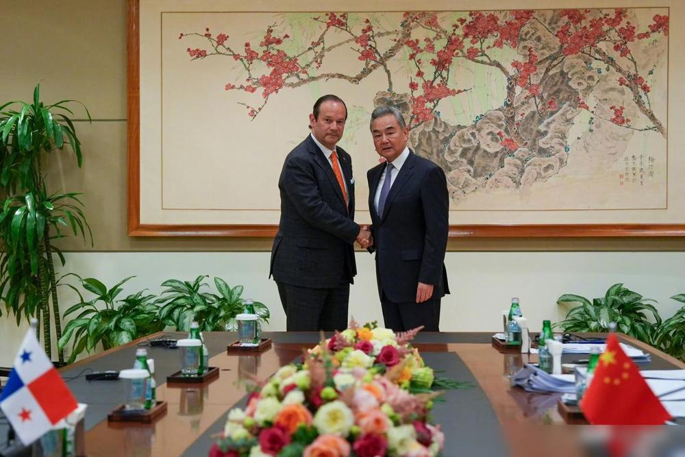 谈成了，巴拿马当场改口当地时间5月26日，在巴拿马不懈努力下，终于和中国外交