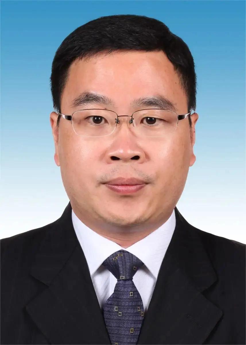 字少事大！上海最年轻的70后副市长任上被查，涉嫌严重违纪违法。公开资料查询: