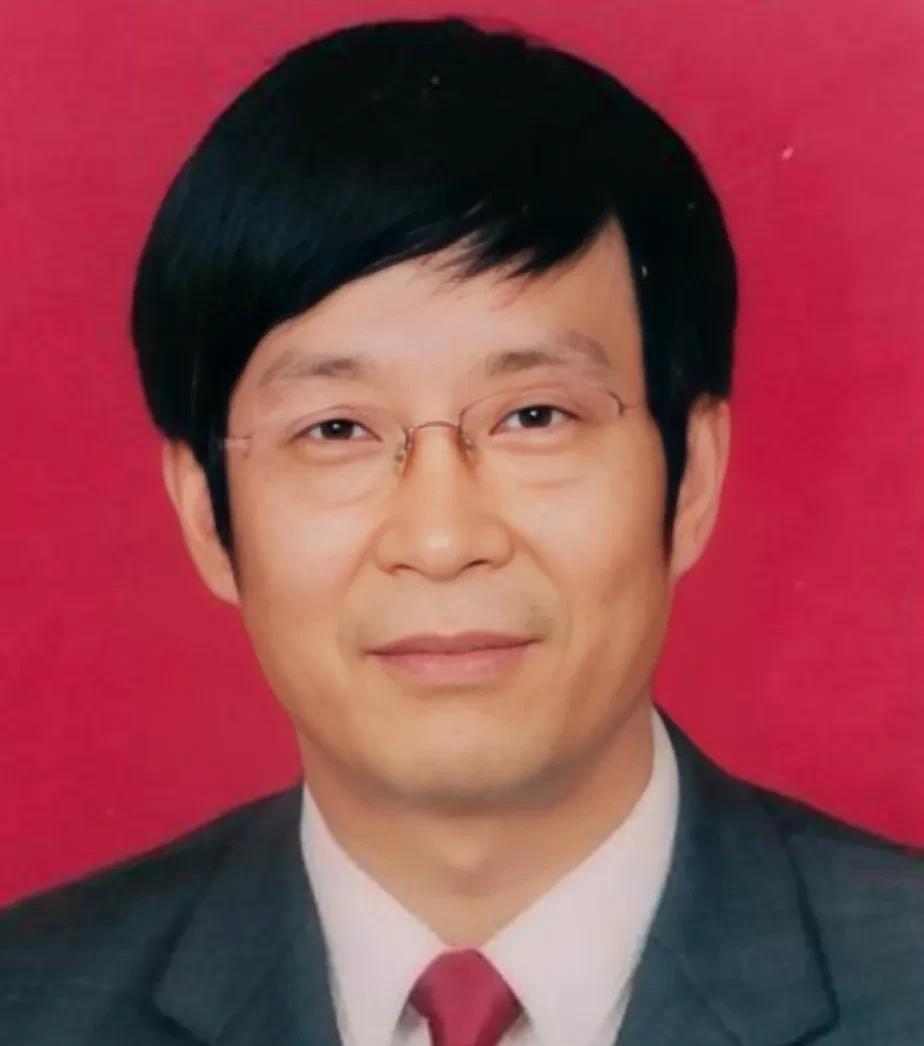 张周，男，陕西乾县人，1982年毕业于西北农林科技大学，教授，陕