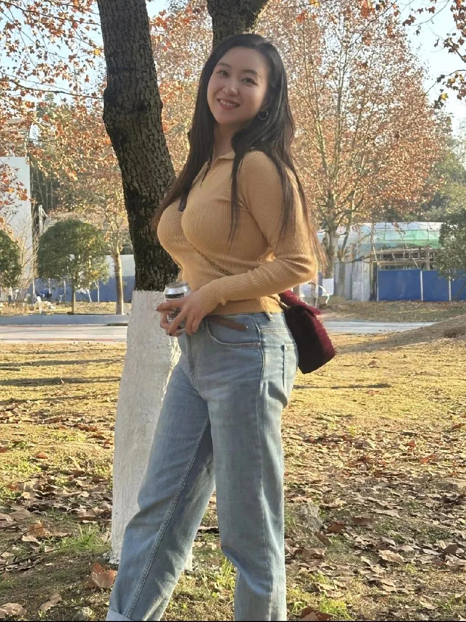 人总会遇见太多的猝不及防岁月静好只是些许片刻一地鸡毛才是日常一年好景