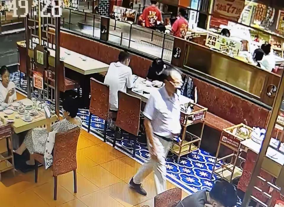 生死半小时！黄先生和老伴来杭州旅，在湖滨银泰一家饭店用餐时突然腹痛、浑身冒冷汗
