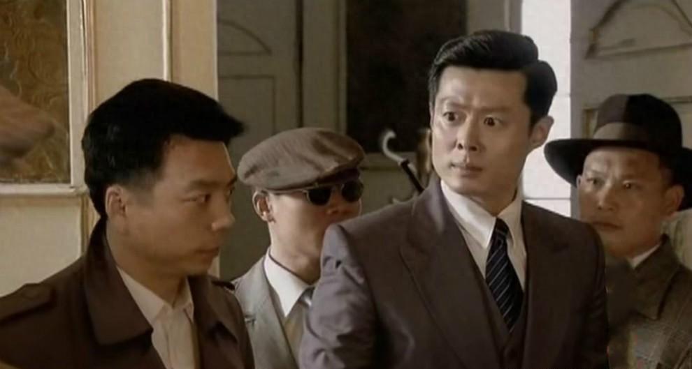 1946年夏，重庆，军统局总务处少将处长沈醉接到郑介民电令，暂时放下湖南事务，立