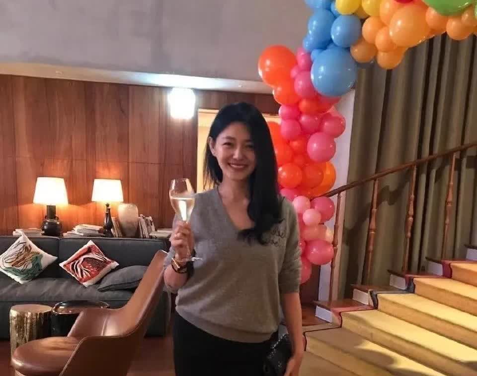 大s和某某的婚姻只能证明，她的内在性格不适合姐弟恋，因为她所经历的所有的姐弟恋都