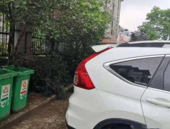 我同事老刘，每次去4S店保养，都被催着换机油，5000公里一换，一年换四次，花了