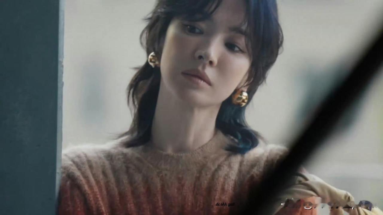 宋慧乔这组新造型真的绝了！又美又酷完全颠覆以前的温柔形象，不愧是能火二十年的顶