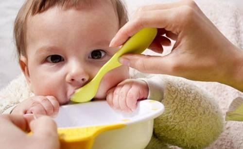 宝宝们的辅食该如何解决?
